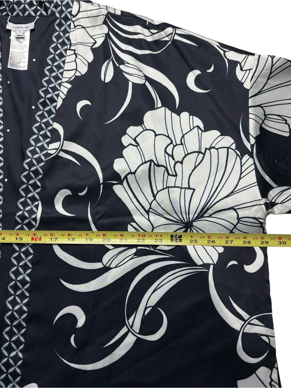 Chico's Reversible Black & White Floral Polka Dot Kimono Jacket Size L/XL - Picture 6 of 8